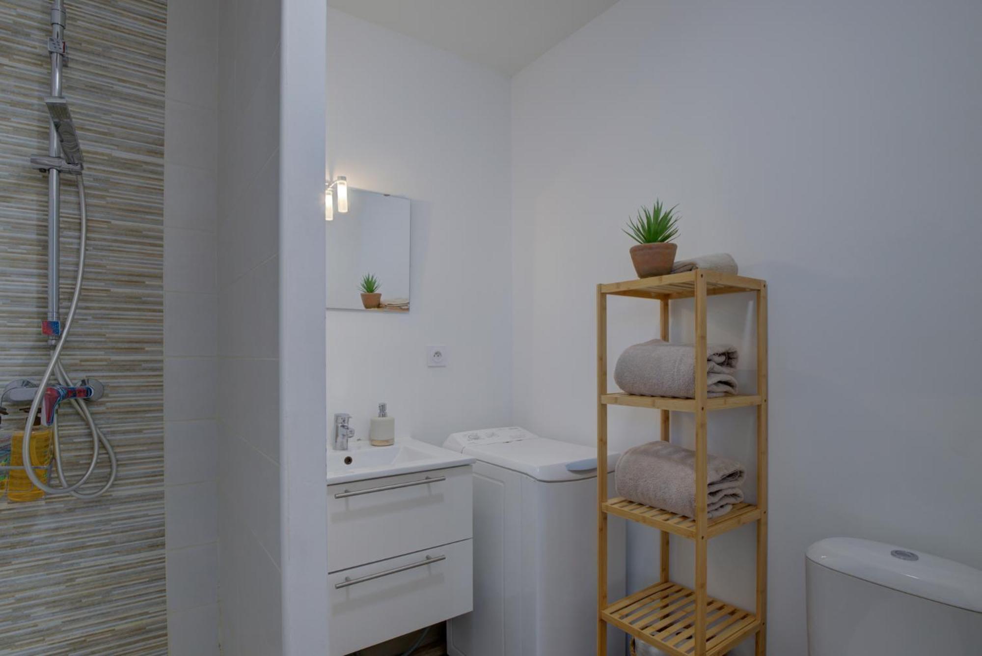 Le Tournassin-balcon-stationnement Gratuit *